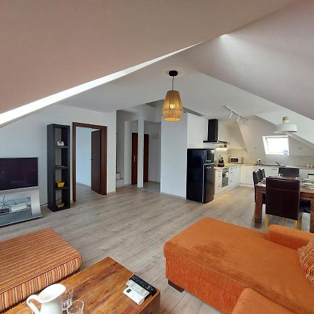 Utulny Apartman V Bratislava 4 Экстерьер фото