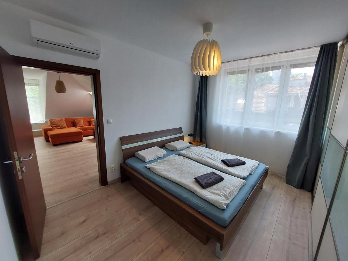 Utulny Apartman V Bratislava 4 Экстерьер фото