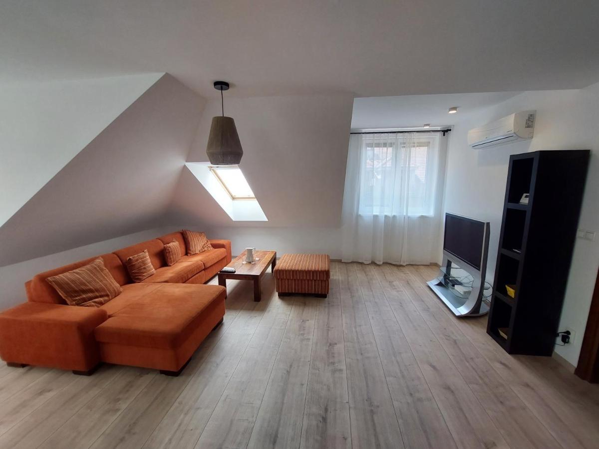Utulny Apartman V Bratislava 4 Экстерьер фото