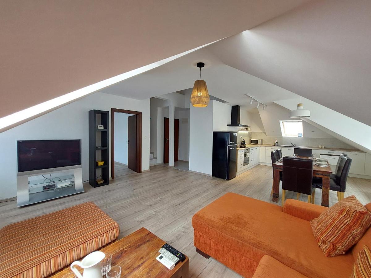 Utulny Apartman V Bratislava 4 Экстерьер фото