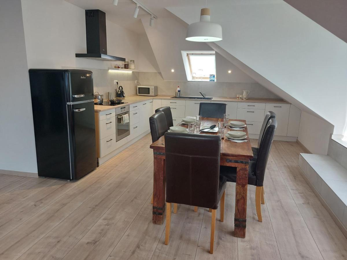 Utulny Apartman V Bratislava 4 Экстерьер фото