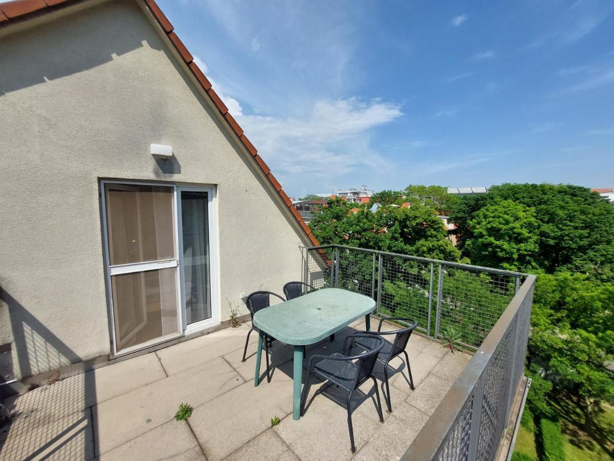 Utulny Apartman V Bratislava 4 Экстерьер фото