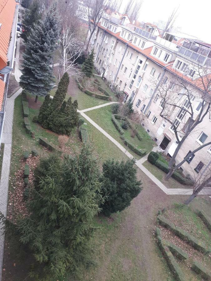 Utulny Apartman V Bratislava 4 Экстерьер фото
